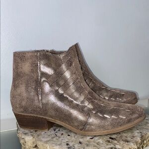 Not Rated Metallic PU Leather Snake Print Mob-wife Ankle Boots Women’s Size 8.5